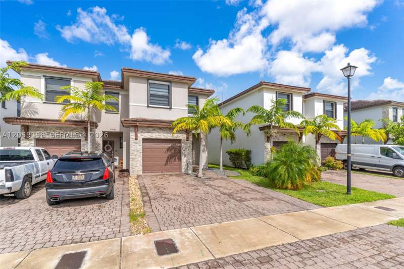 3 bedroom Townhouse at 25134 SW 108th Ct, S Allapattah Gardens, Homestead — photo 2