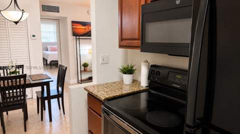 12590 NE 16th Ave 605, North Miami FL - photo 14 of 30