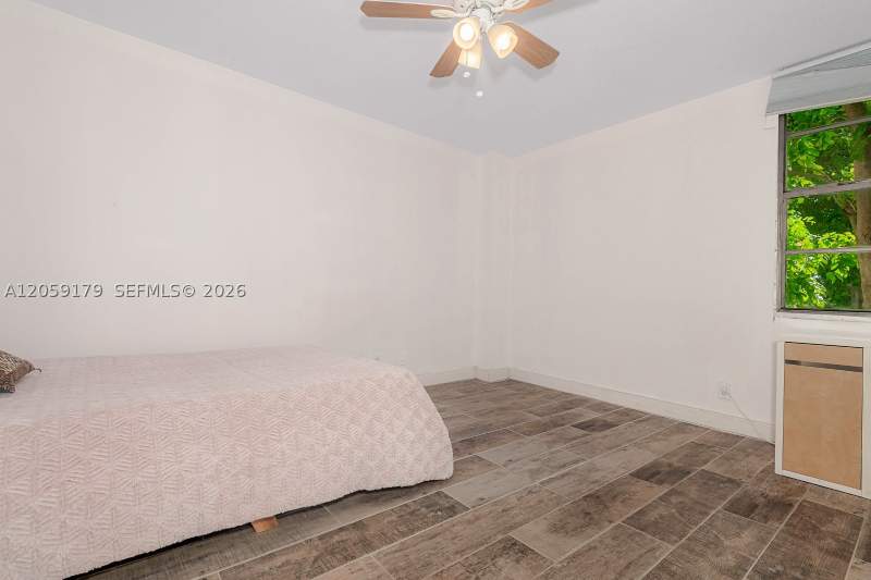 1 bedroom Condominium at 3401 N Country Club Dr 117, Ensenada Condo Bldg E-Ii, Aventura — photo 3