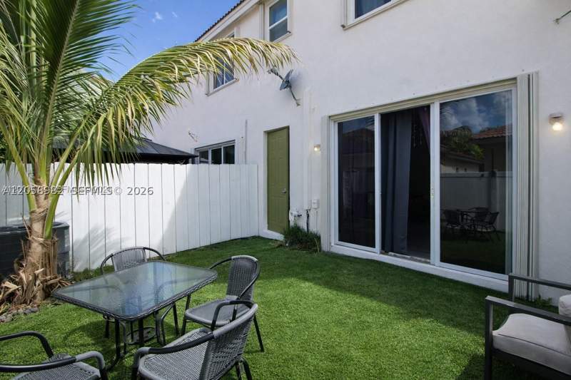 3 bedroom Townhouse at 2264 NE 42nd Cir, Marbella Cove, Homestead — photo 4