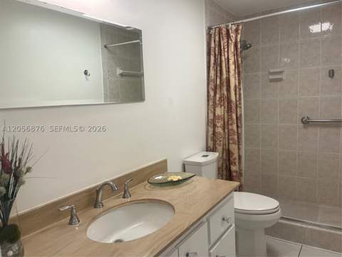 300 Bayview Dr 207, Sunny Isles Beach FL - photo 17 of 23