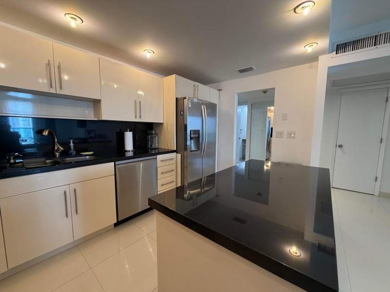 1 bedroom Condominium at 19390 Collins Avenue 1603, Oceanview Building A Condo, Sunny Isles Beach — photo 3