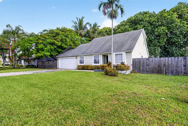 4 bedroom SingleFamilyResidence at 14843 SW 152nd Ter, Kings Grant East, Miami — photo 3