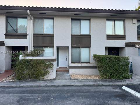 16498 NE 26th Ave 12, North Miami Beach FL - photo 22 of 25