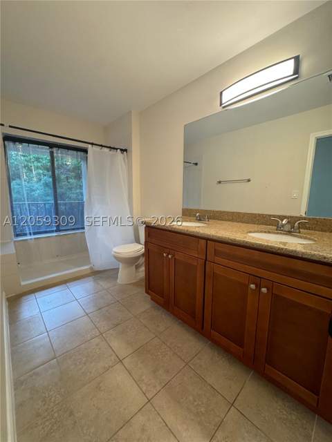 16498 NE 26th Ave 12, North Miami Beach FL - photo 6 of 25