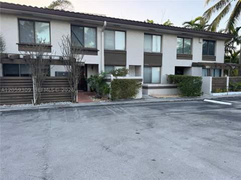 16498 NE 26th Ave 12, North Miami Beach FL - photo 8 of 25