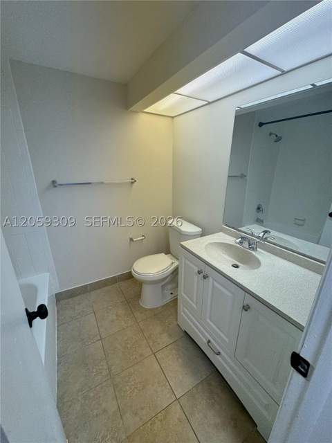 16498 NE 26th Ave 12, North Miami Beach FL - photo 9 of 25