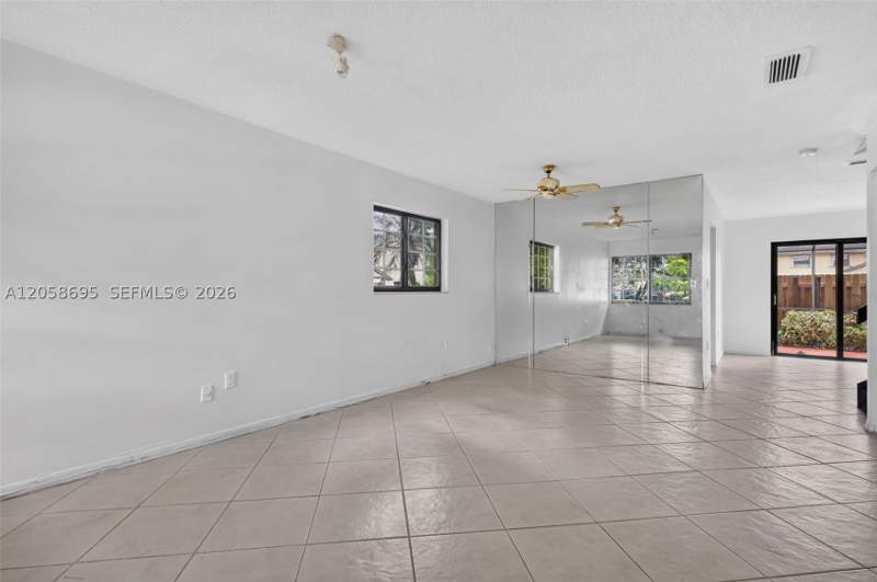 3 bedroom Townhouse at 1130 NE 210th Ter, Townhomes Of Monterey, Miami — photo 2