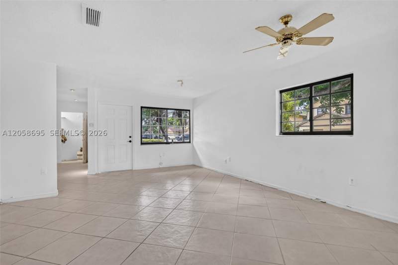 3 bedroom Townhouse at 1130 NE 210th Ter, Townhomes Of Monterey, Miami — photo 3