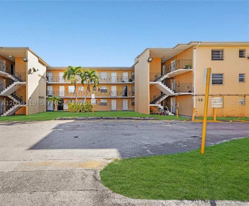 1 bedroom Condominium at 3855 SW 79th Ave 27, Tropical Park Condo, Miami — photo 1