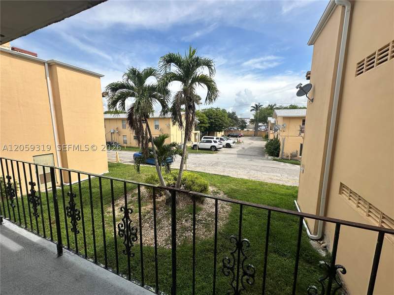 1 bedroom Condominium at 3855 SW 79th Ave 27, Tropical Park Condo, Miami — photo 5