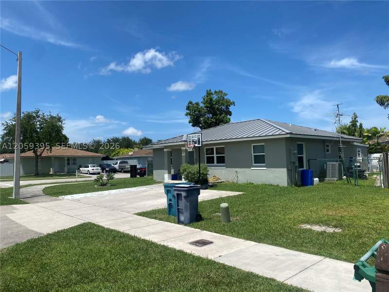 3 bedroom SingleFamilyResidence at 29203 SW 142nd Ave, Salma Lake Phase 2, Homestead — photo 3