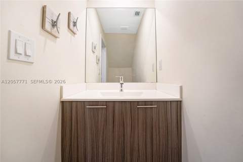 4733 NW 83rd Pkwy, Doral FL - photo 10 of 43