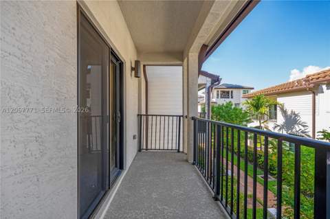 4733 NW 83rd Pkwy, Doral FL - photo 13 of 43