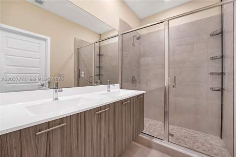 4733 NW 83rd Pkwy, Doral FL - photo 14 of 43