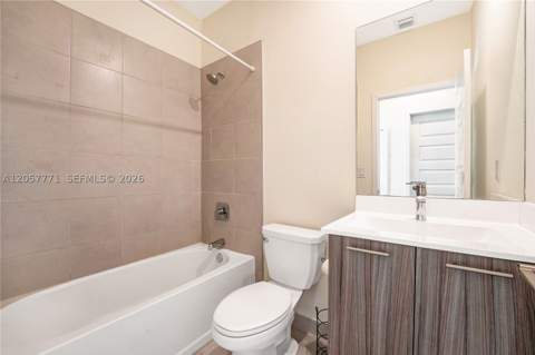 4733 NW 83rd Pkwy, Doral FL - photo 17 of 43
