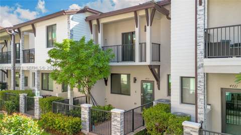 4733 NW 83rd Pkwy, Doral FL - photo 22 of 43