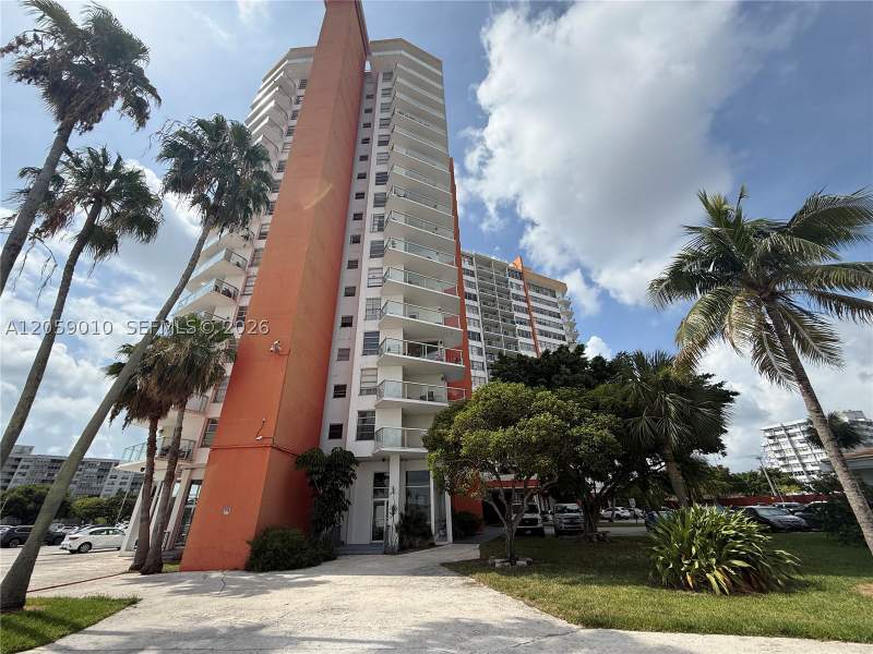 2 bedroom Condominium at 1351 NE Miami Gardens Dr 1215E, Buckley Towers Condo - Ea, Miami — photo 2