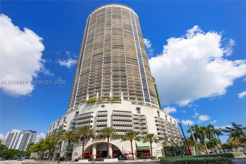 1 bedroom Condominium at 1750 N Bayshore Dr 3310, Opera Tower Condo, Miami — photo 1