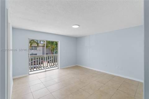 7620 Carlyle Ave 206, Miami Beach FL - photo 12 of 30