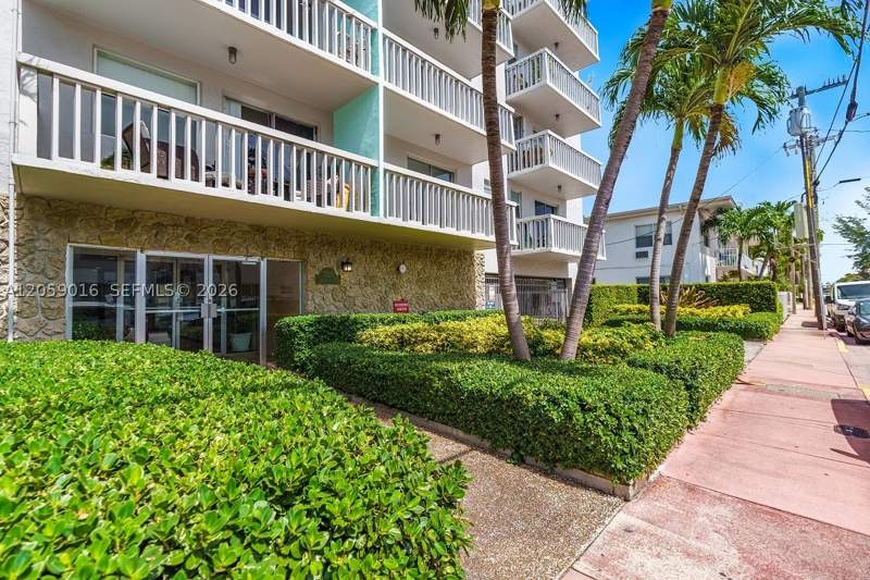 1 bedroom Condominium at 7620 Carlyle Ave 206, Carlyle Plaza Condo, Miami Beach — photo 2