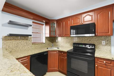 7620 Carlyle Ave 206, Miami Beach FL - photo 7 of 30