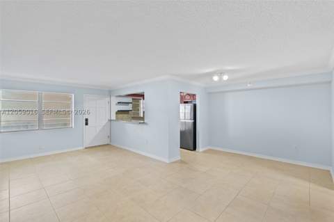 7620 Carlyle Ave 206, Miami Beach FL - photo 9 of 30