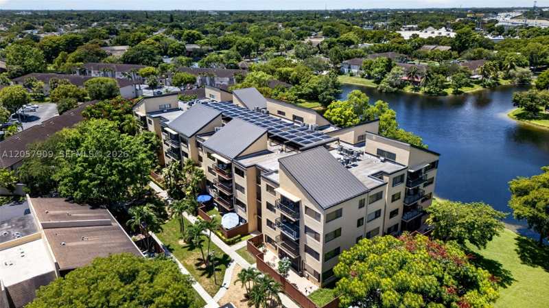 2 bedroom Condominium at 6666 SW 115th Ct 301, Sec 48 Atriums At Snapper, Miami — photo 1