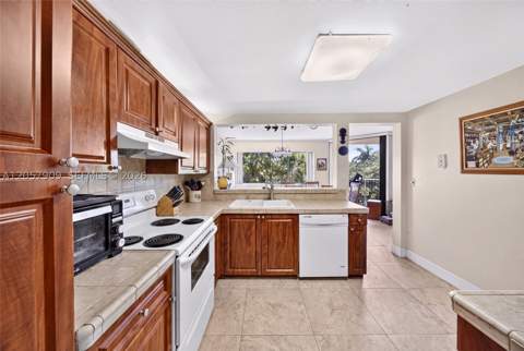 6666 SW 115th Ct 301, Miami FL - photo 15 of 40