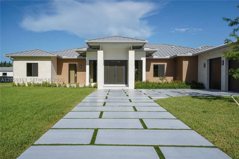 5 bedroom SingleFamilyResidence at 27505 SW 172nd Ave, The Redlands Sec 1, Homestead — photo 1