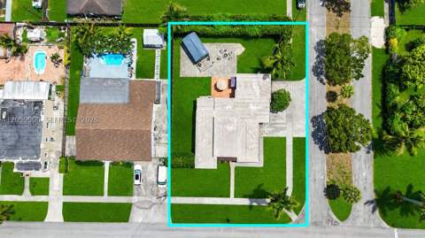 112 NE 17th St, Homestead FL - photo 6 of 44