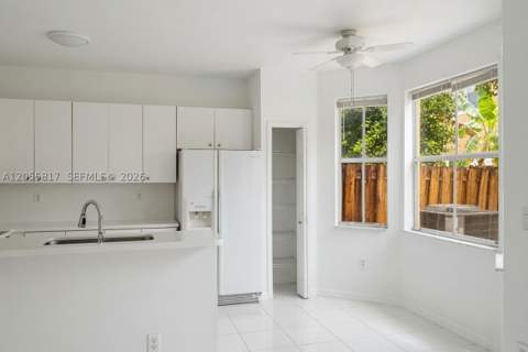 16654 SW 83rd Ln, Miami FL - photo 8 of 27