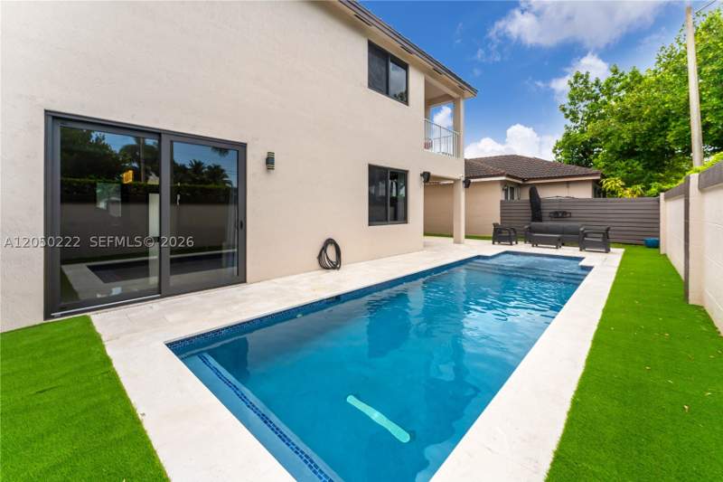 5 bedroom SingleFamilyResidence at 15454 SW 41st Ter, Ponce Estates Sec 1, Miami — photo 3