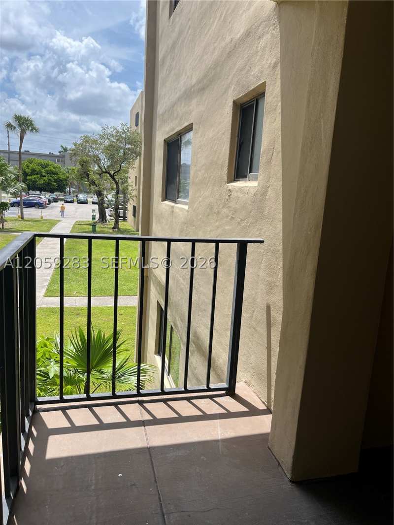 2 bedroom Condominium at 8625 NW 8th St 213, Fox Chase Condo #2, Miami — photo 1