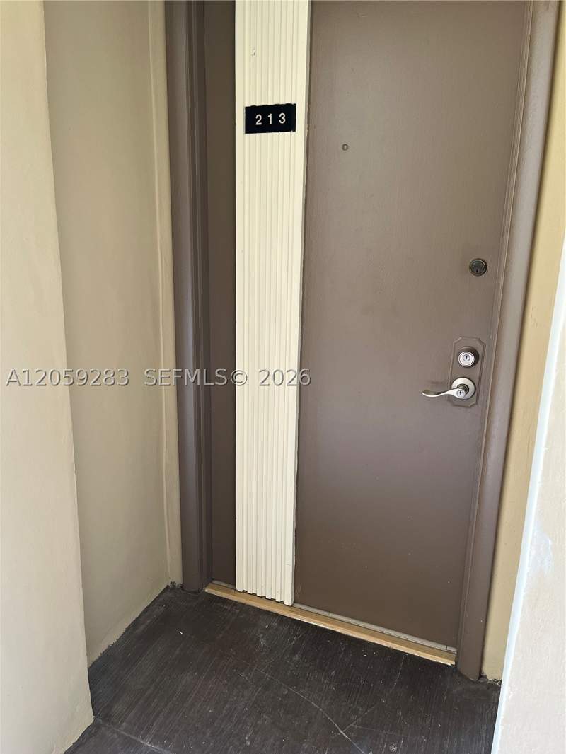 2 bedroom Condominium at 8625 NW 8th St 213, Fox Chase Condo #2, Miami — photo 2