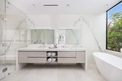 5630 Pine Tree Dr, Miami Beach FL - photo 12 of 40