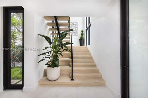 5630 Pine Tree Dr, Miami Beach FL - photo 13 of 40