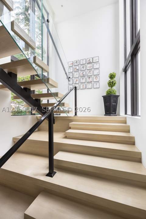 5630 Pine Tree Dr, Miami Beach FL - photo 14 of 40