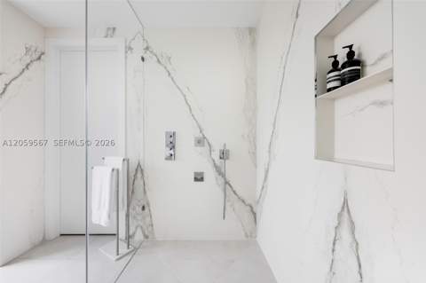 5630 Pine Tree Dr, Miami Beach FL - photo 19 of 40