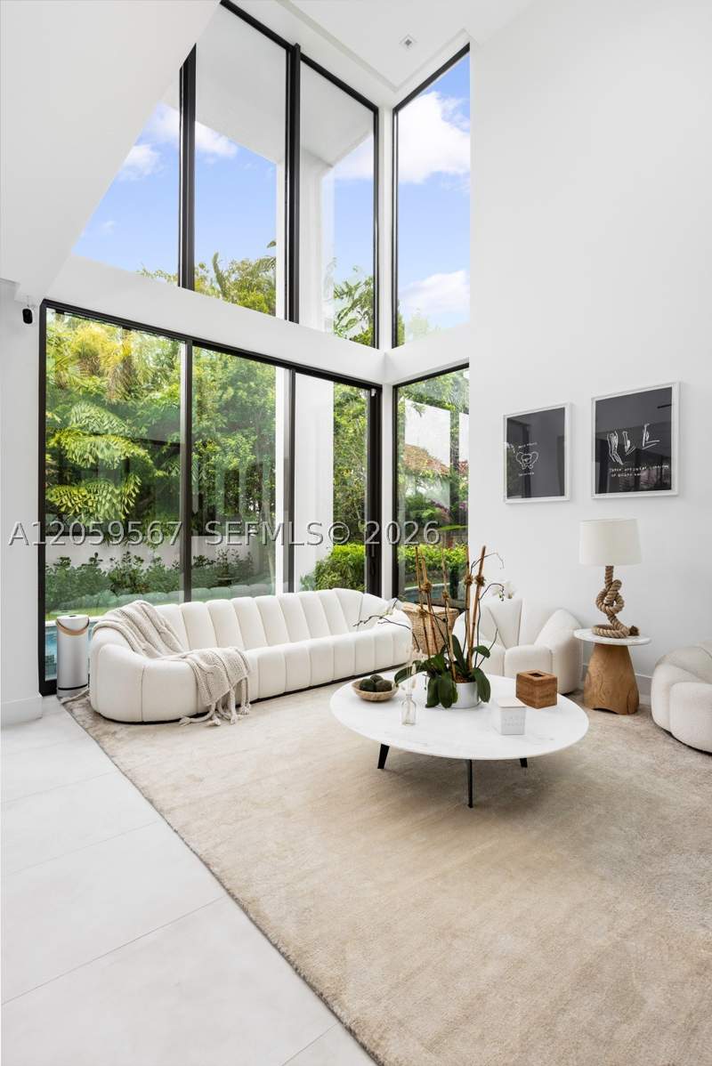 5 bedroom SingleFamilyResidence at 5630 Pine Tree Dr, Beach View Sub, Miami Beach — photo 4