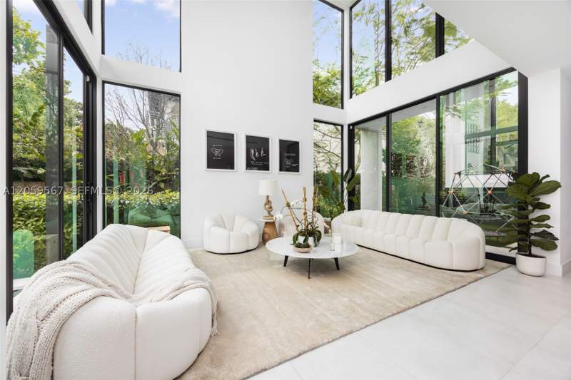 5 bedroom SingleFamilyResidence at 5630 Pine Tree Dr, Beach View Sub, Miami Beach — photo 5
