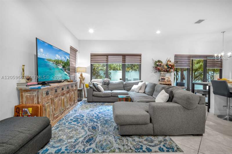5 bedroom SingleFamilyResidence at 3575 W 97th St, Bonterra, Hialeah — photo 5