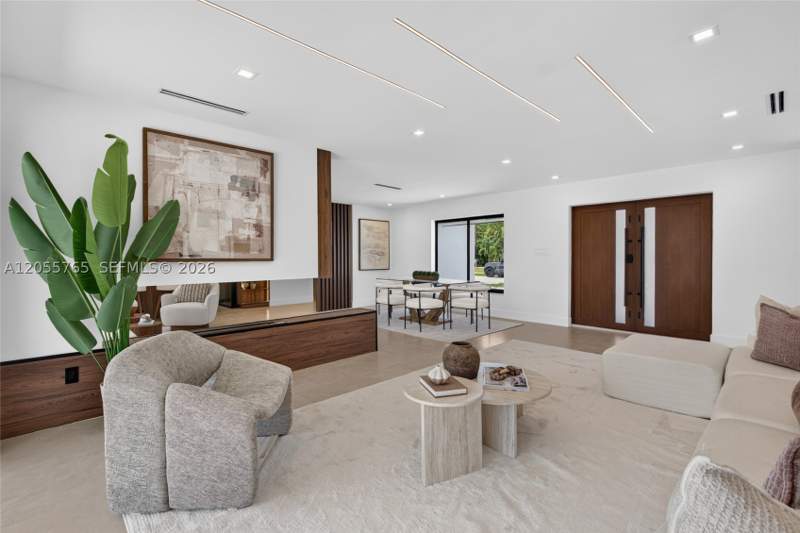4 bedroom SingleFamilyResidence at 1890 NE 211th Ter, 2nd Addn To Highland Gard, Miami — photo 4