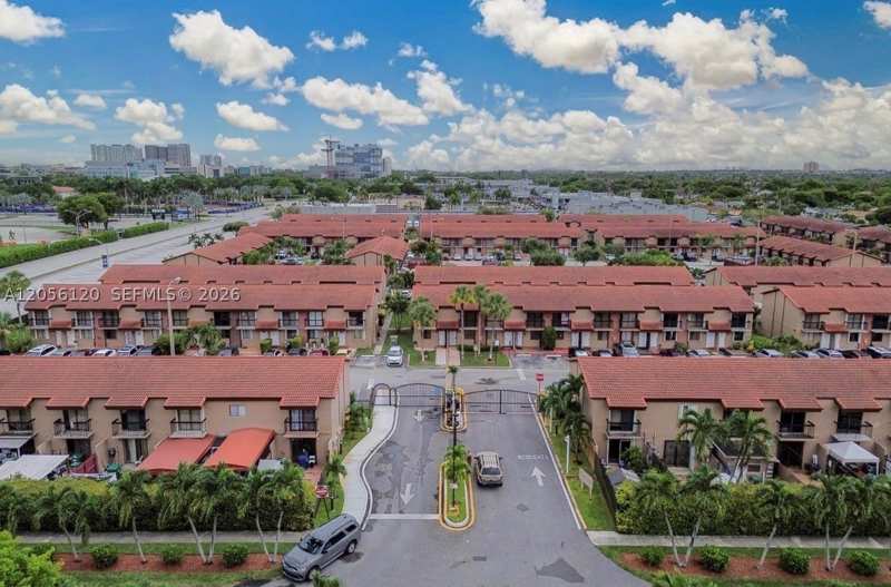2 bedroom Townhouse at 1809 SW 107th Ave 2707, Villas University Square, Miami — photo 1