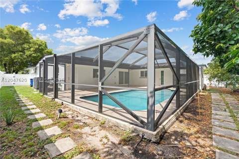 9110 NW 18th Ct, Pembroke Pines FL - photo 11 of 43