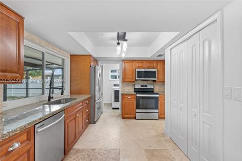 9110 NW 18th Ct, Pembroke Pines FL - photo 13 of 43