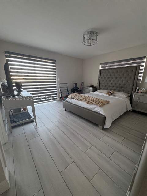 7620 Carlyle Ave 502, Miami Beach FL - photo 9 of 12