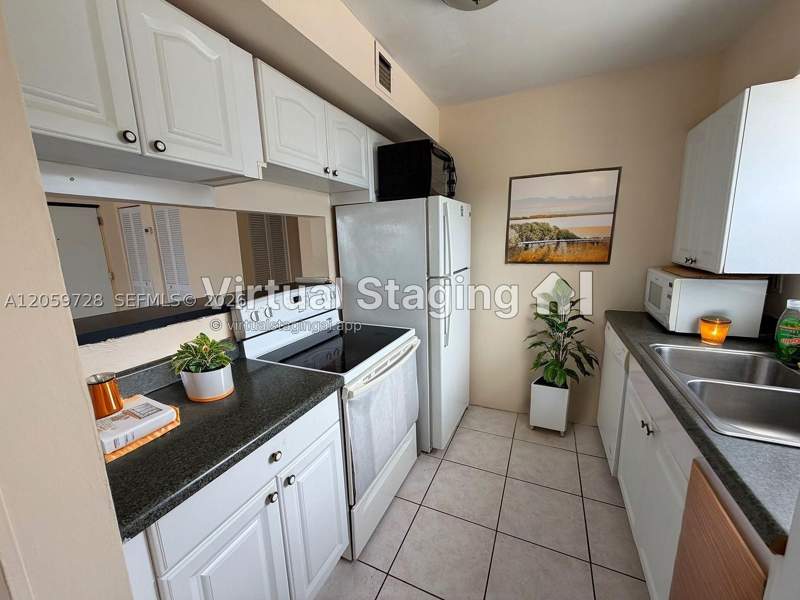 2 bedroom Condominium at 16508 NE 26th Ave 201, Pine Tower Condo, North Miami Beach — photo 2