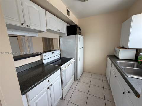16508 NE 26th Ave 201, North Miami Beach FL - photo 8 of 13