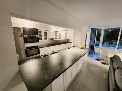 1000 Quayside Terrace 408, Miami FL - photo 10 of 34